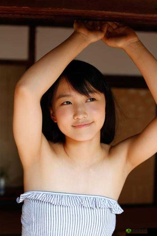 日本娇小 XXX13HDB：极致亚洲风情的美丽少女